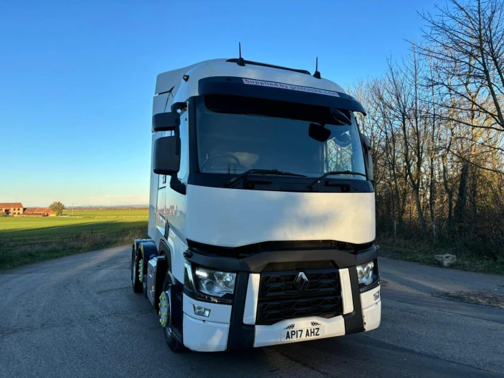 2017 Renault T 460 Tractor Unit AHZ 1