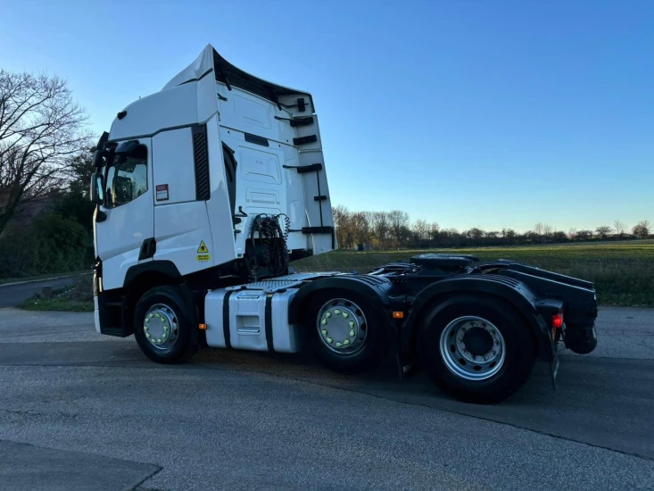 2017 Renault T 460 Tractor Unit AHZ 10