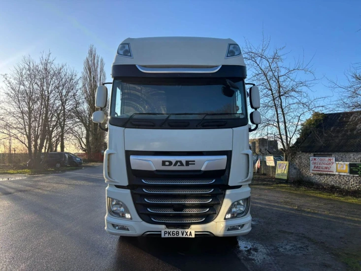 2018 DAF Tractor Unit VXA XF 105 1