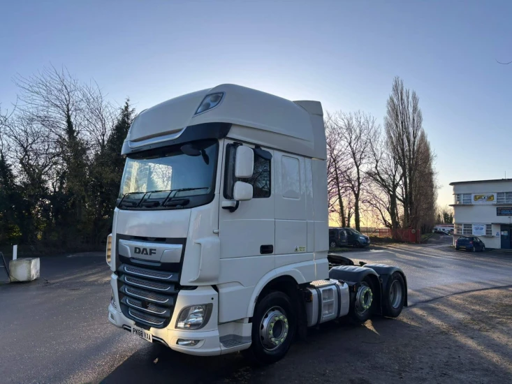 2018 DAF Tractor Unit VXA XF 105 2