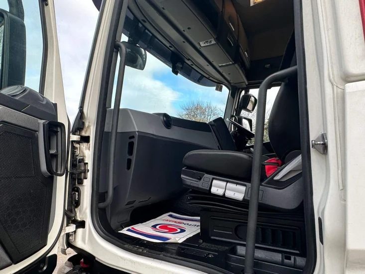 2019 Renault T460 Tractor Unit OBE 17