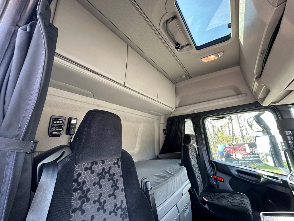 85FDF2A9 95D5 44C5 AC08 4ADE8C9B664F 1 105 C