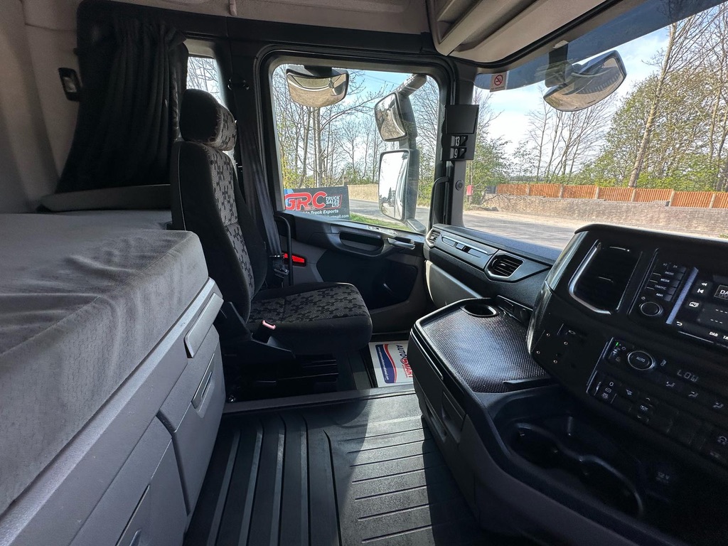 C6509F77 ED77 414A 92B5 92A931C1A9AD 1 105 C