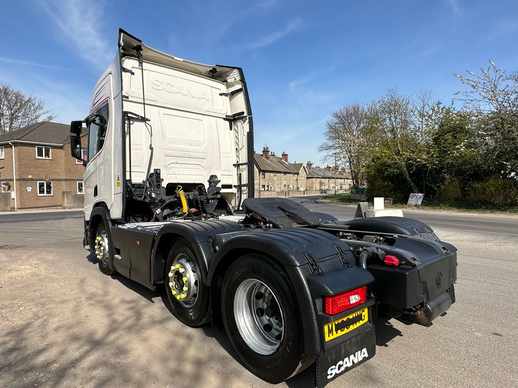 D7AFD31E 8CCB 42C8 88DE 3684A7046272 1 105 C