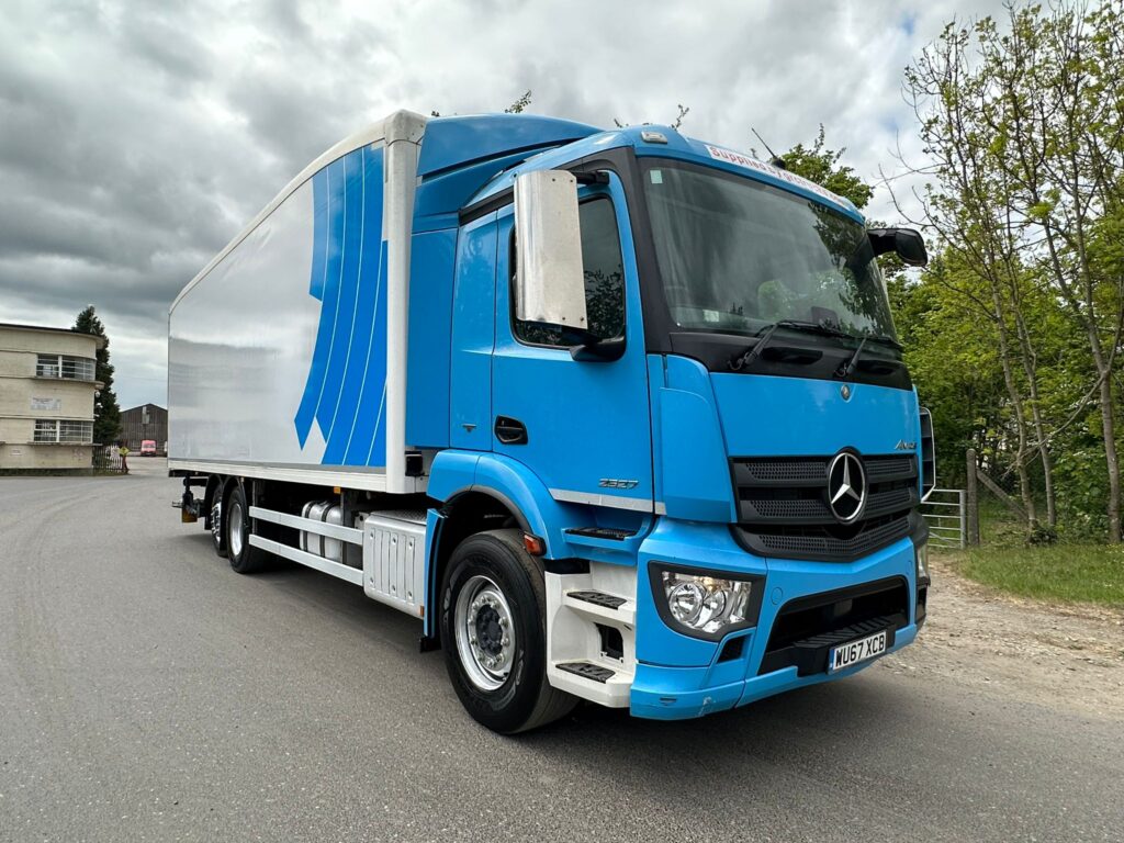 2017 Mercedes Antos 2527 Refrigerated Truck