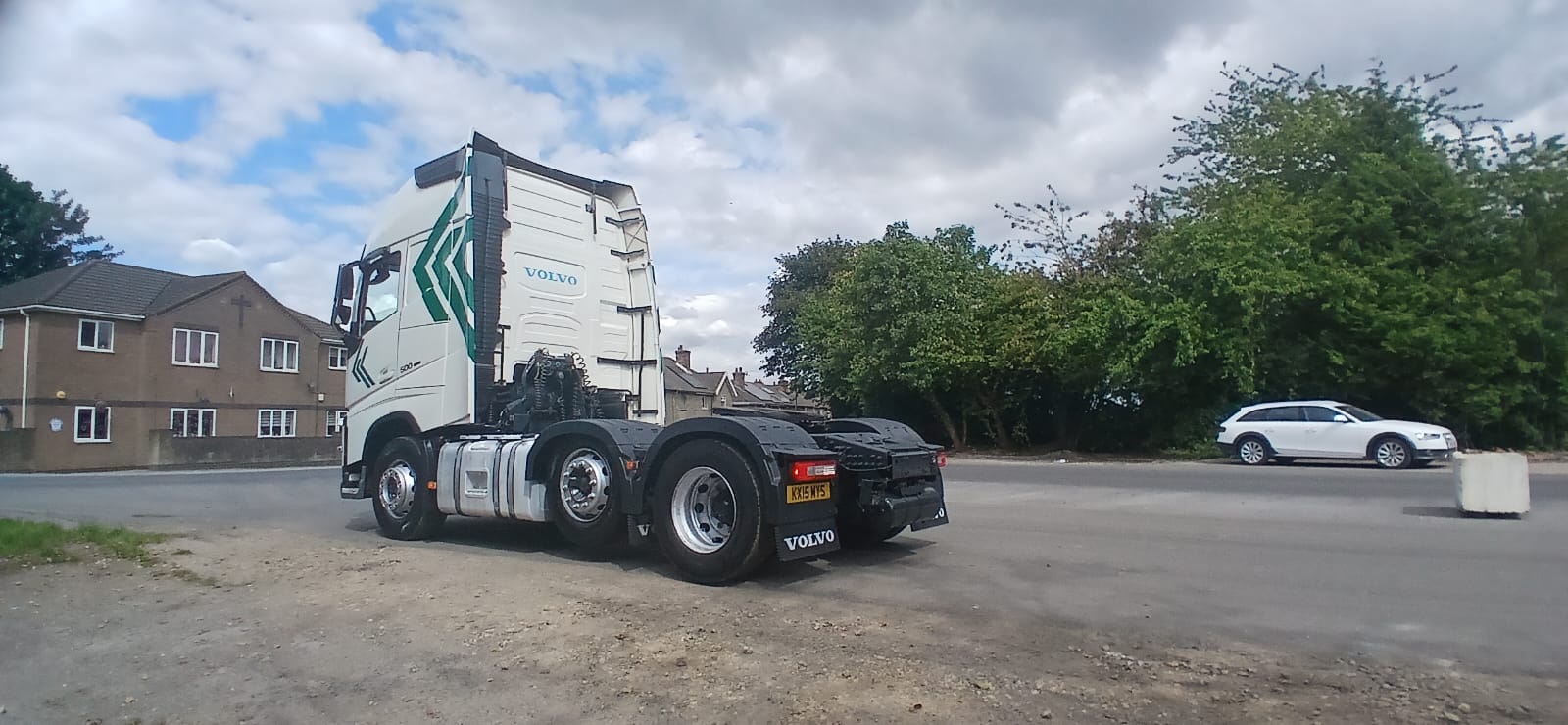 DB9F8180 8190 40CF B88C E9D9793F7590