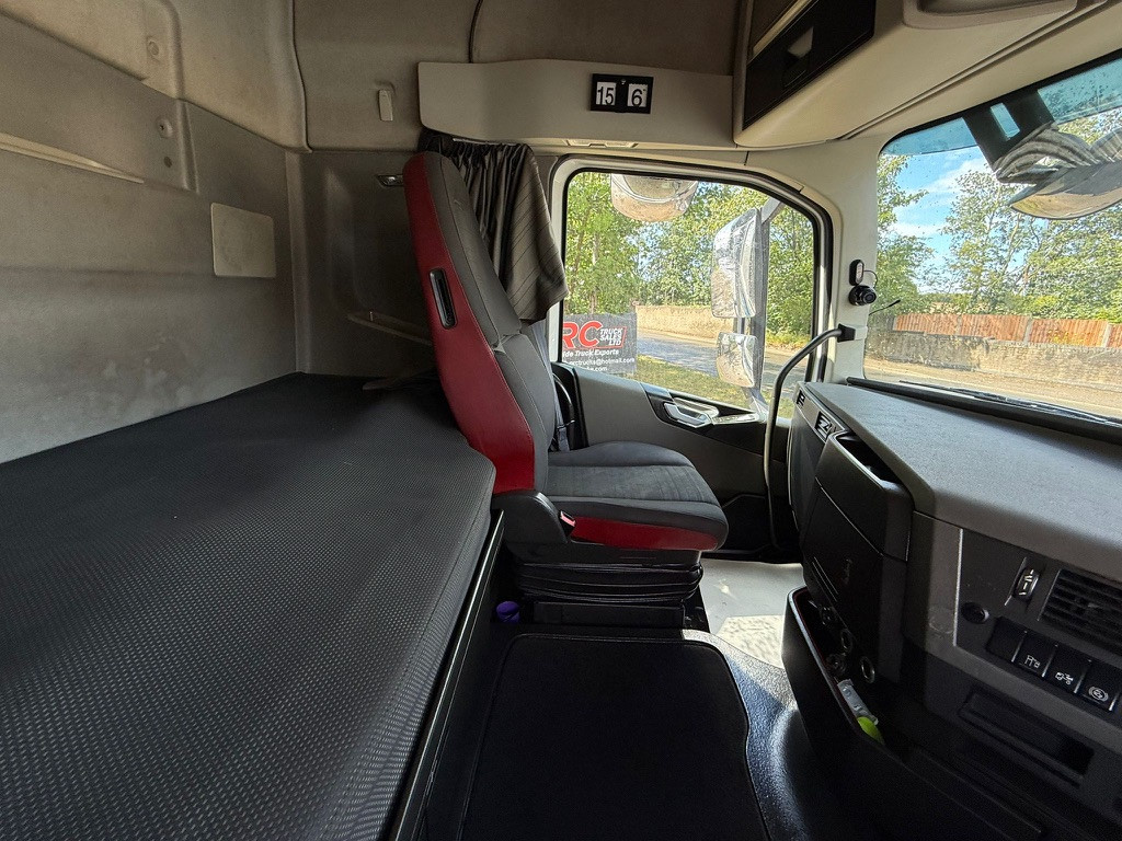 8C3D11AF 708D 4525 B644 D54FED2CC1EB 1 105 C