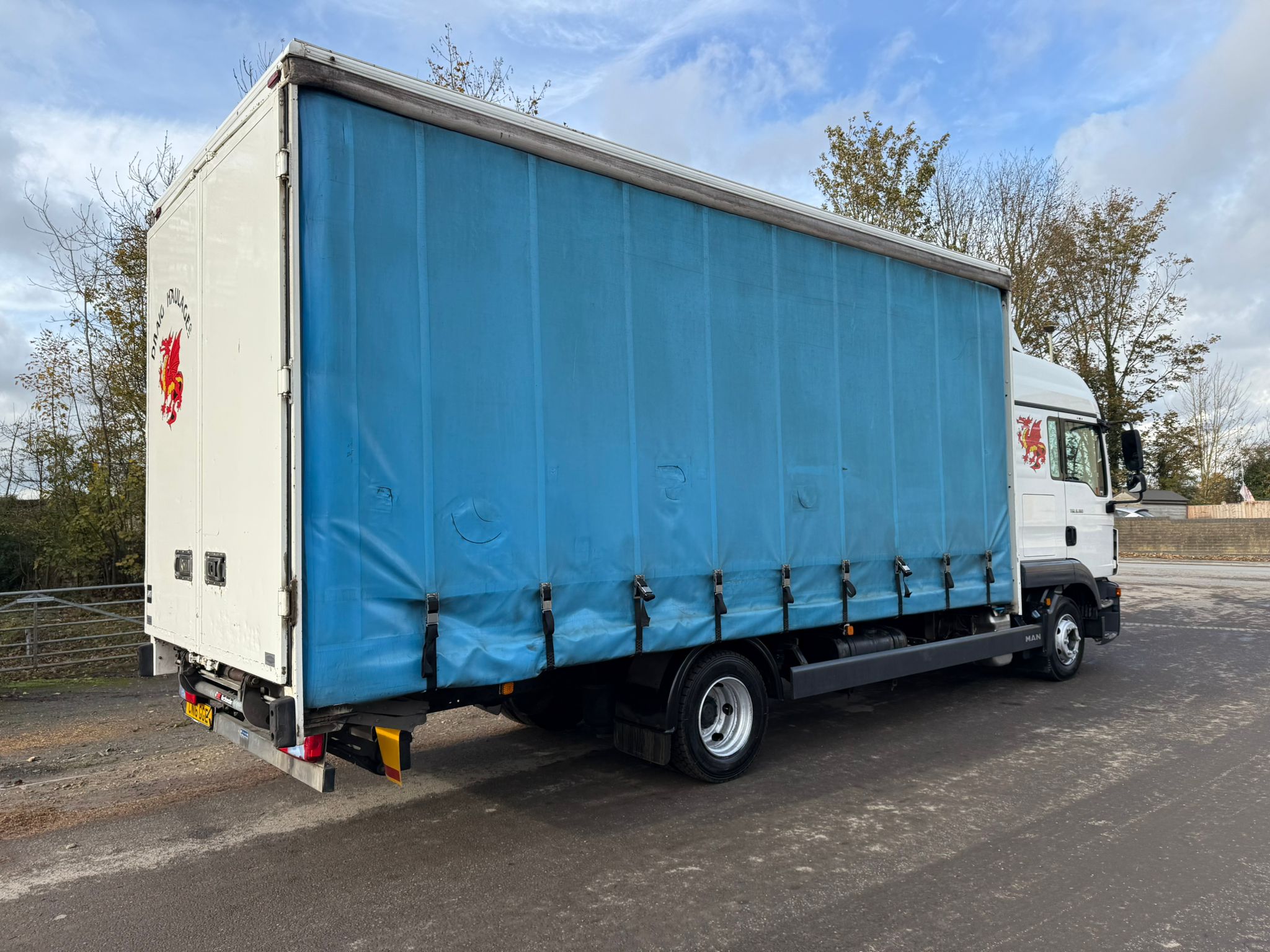 76bd8d2a 141e 4340 B428 Ce4c1f4befd6