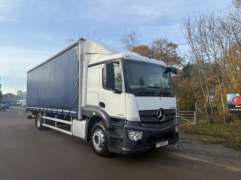 2018 Mercedes Actros 1824 Curtainside Truck