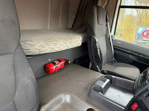 042C30C9 560C 4C73 AB79 37C801517625 4 5005 C