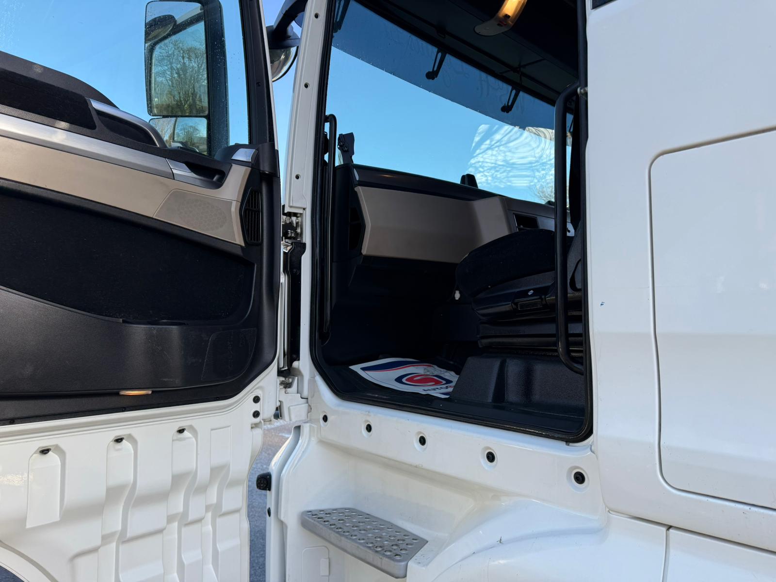 3f992b7e 64e8 4826 893f 304c85ad4a76