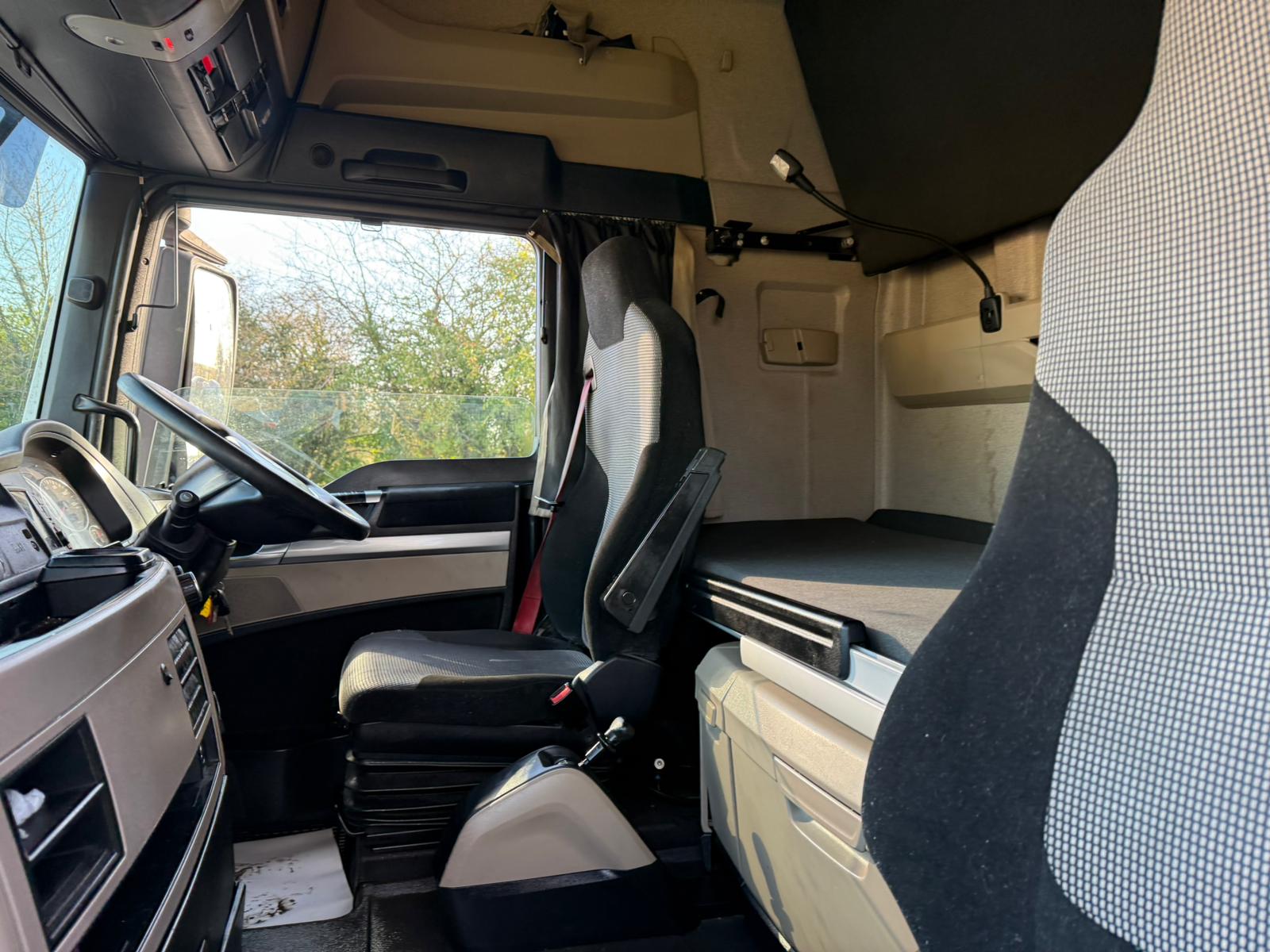 59269735 C8d5 4473 A91e Be95a10635c8