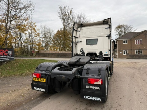 FC17B4DF C426 458A 857A BC3D55049553 4 5005 C