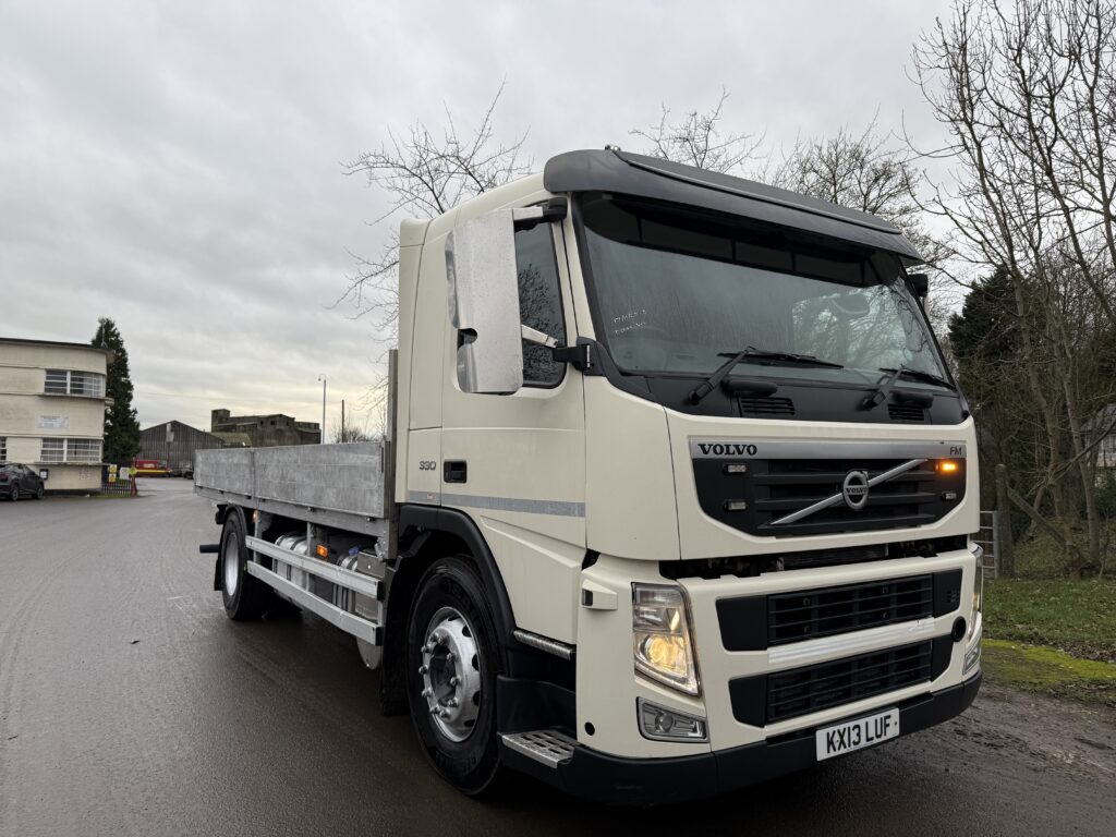 2013 Volvo FM 330 Dropside