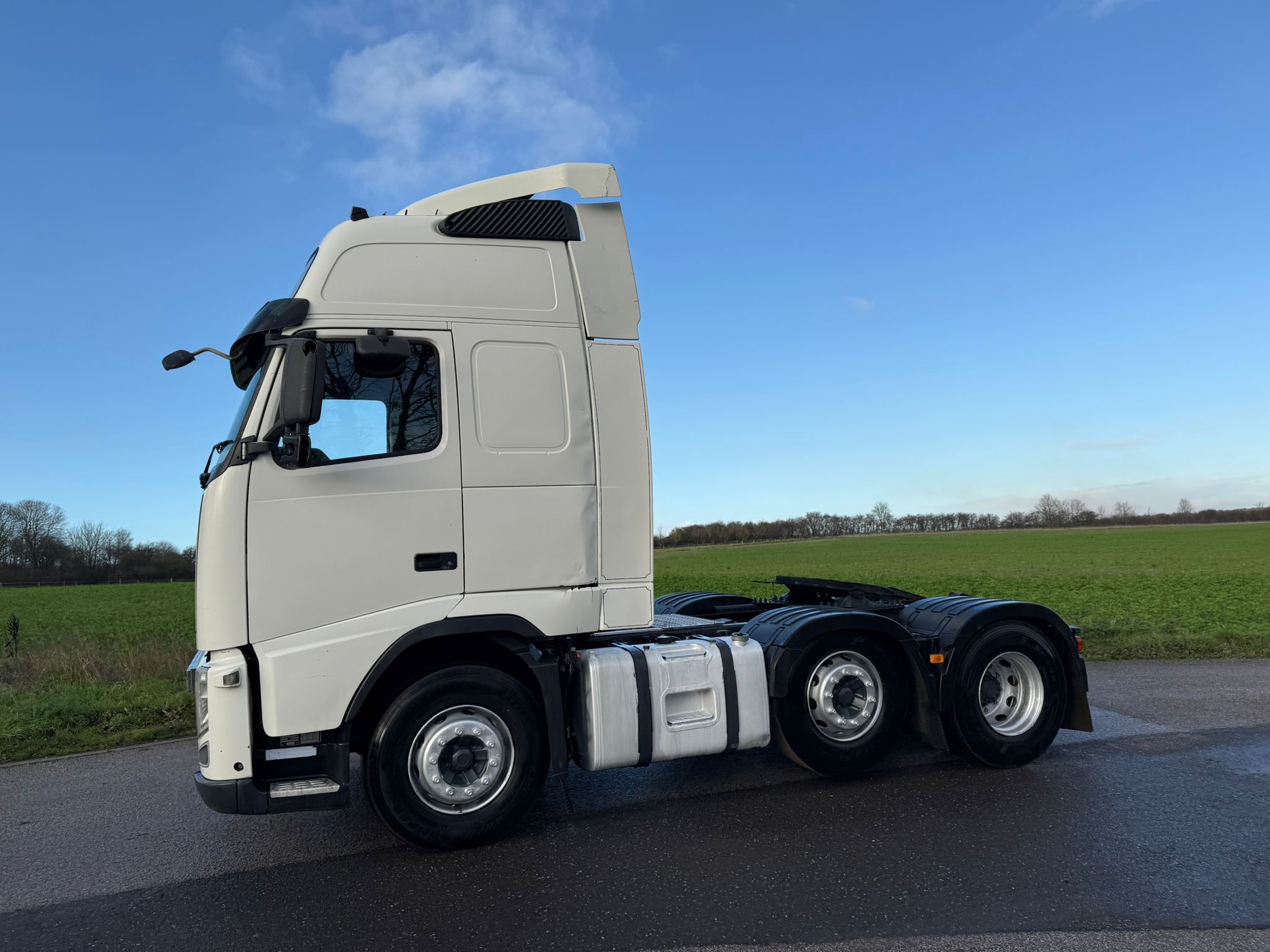 B8259937 03c6 4841 92a4 79c15208a372