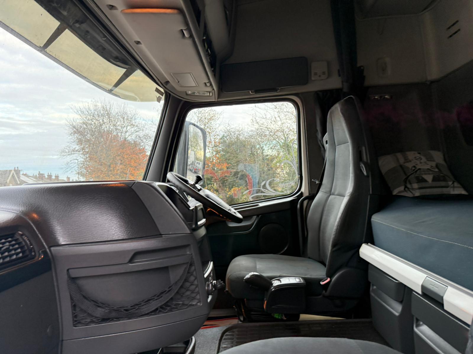 Db40b98c Edd0 4a07 819c 4e0623c4d5d6