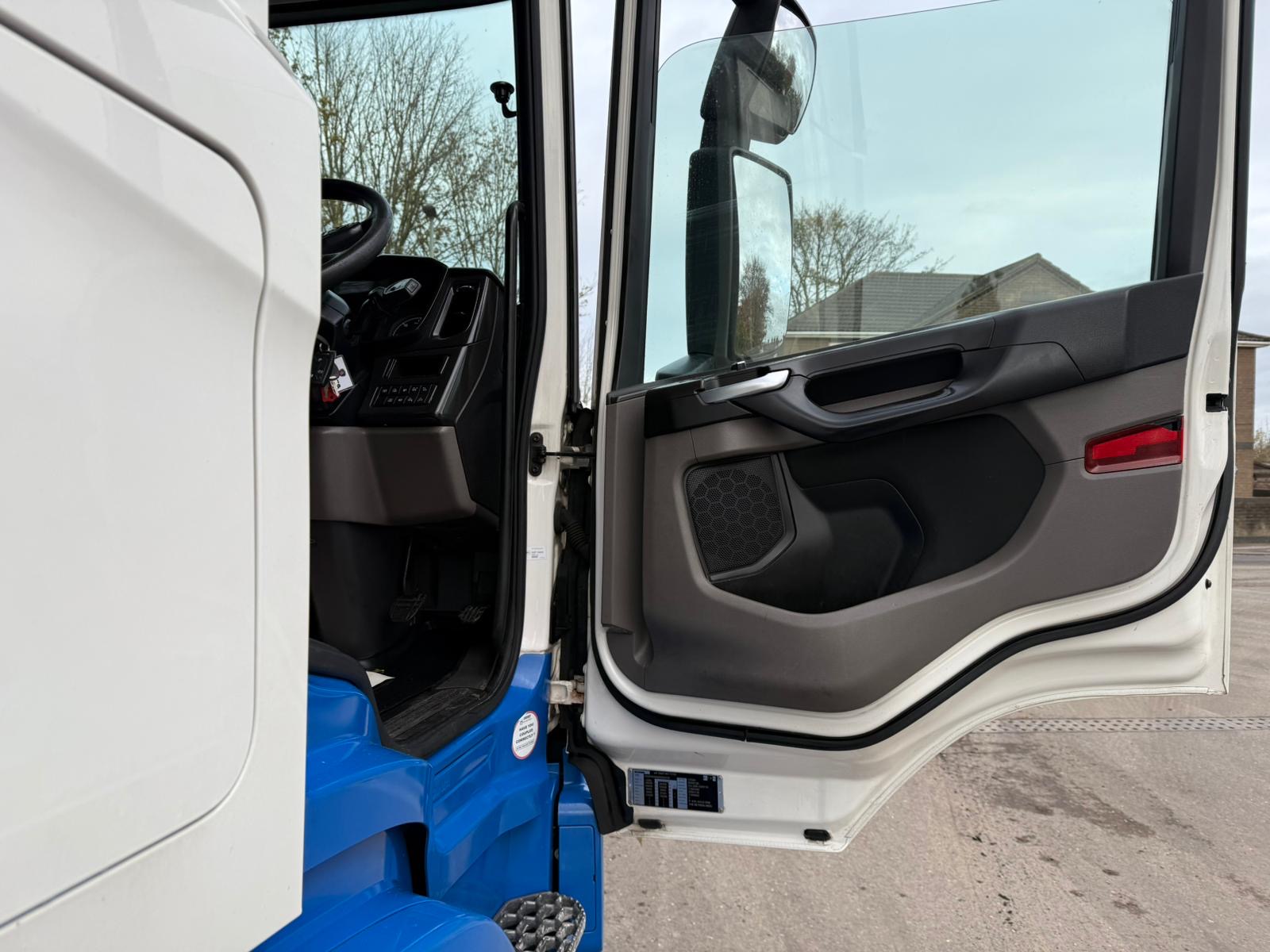 Ddbd9ba6 B526 4cf9 A91c Ad2fcd5fc6bb