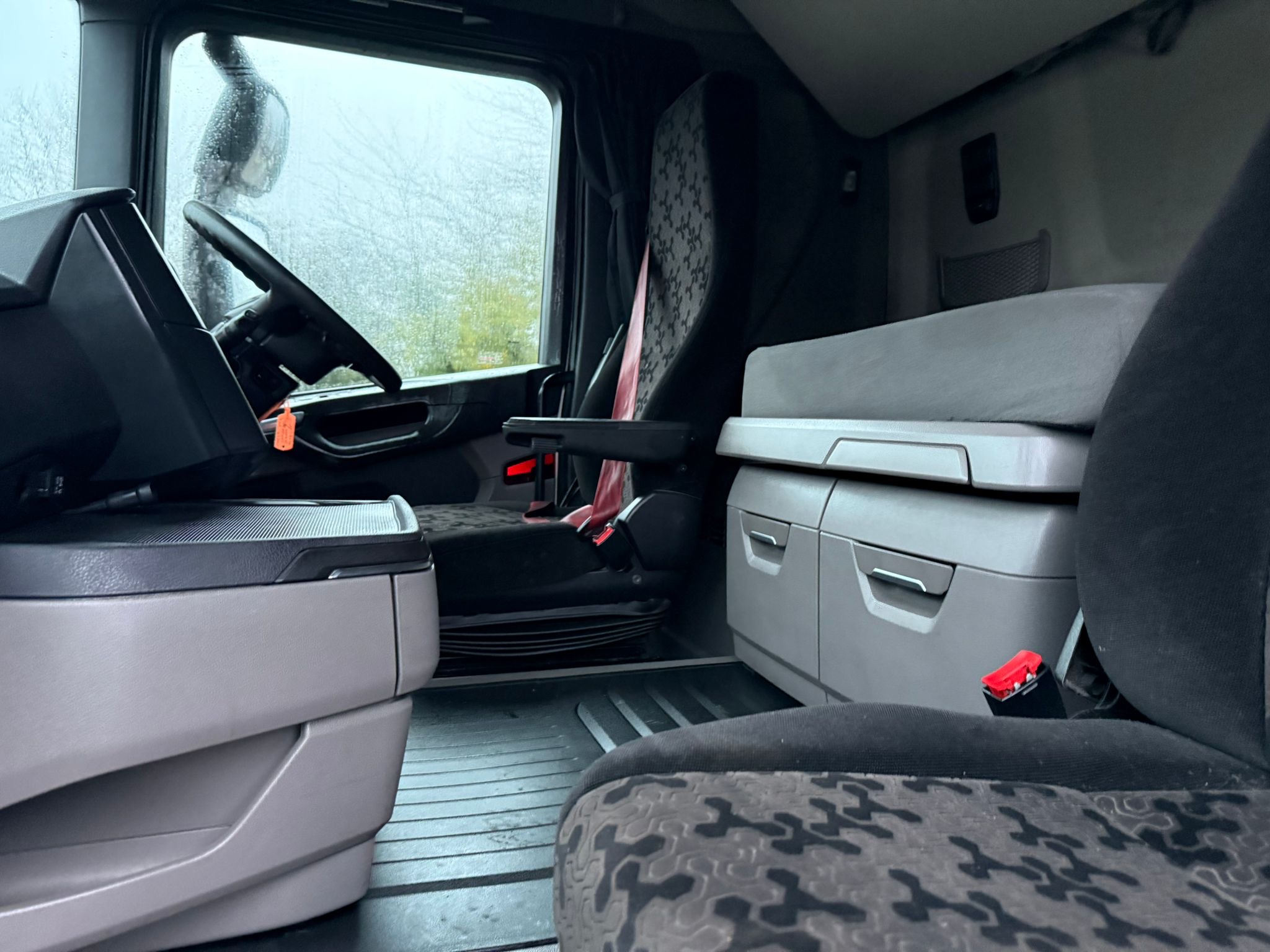 4b3b84e7 87bb 449c B718 A53c503fe15f