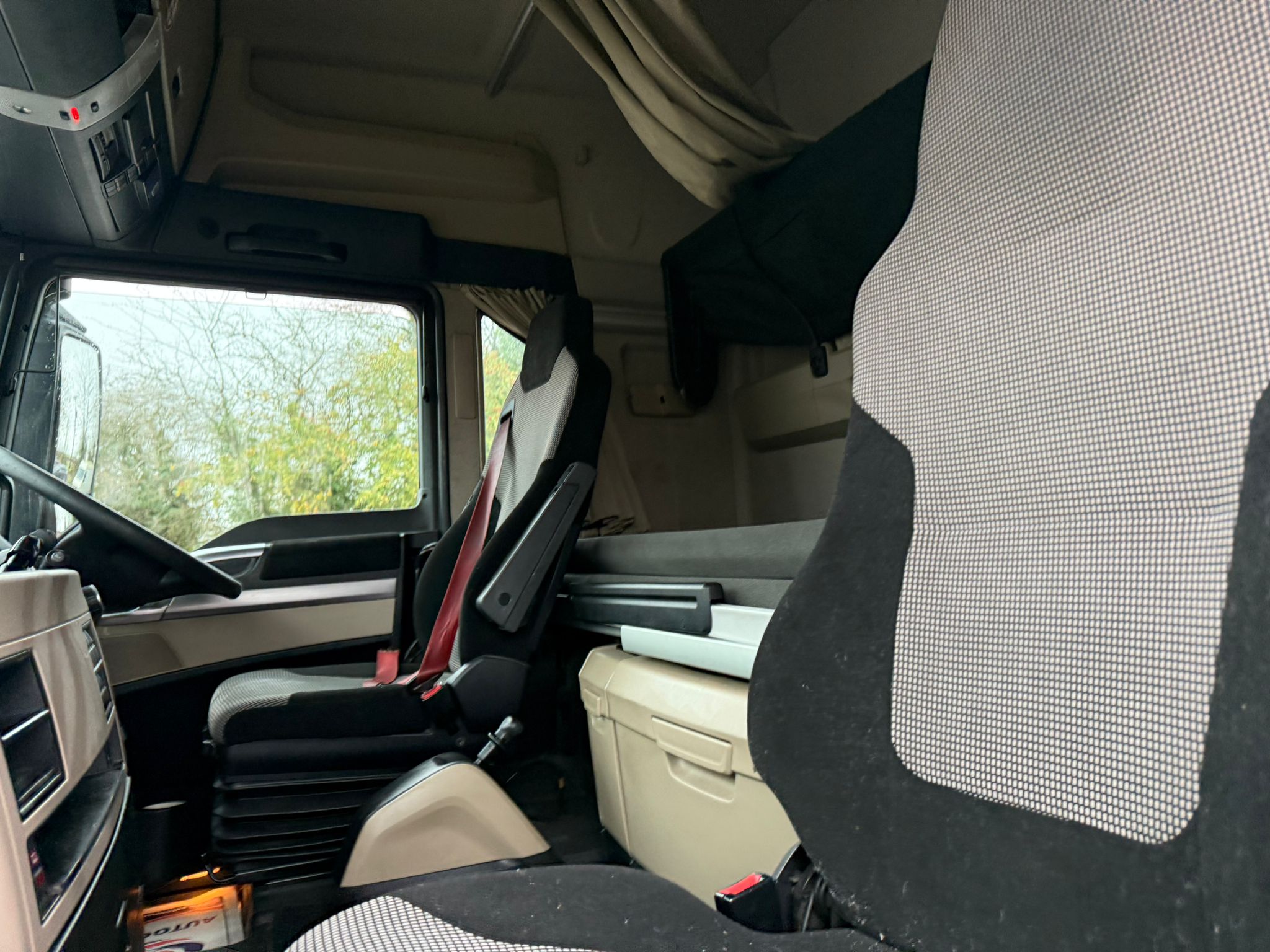 5e890b3c 97f2 40d2 9078 C6fd751bd315