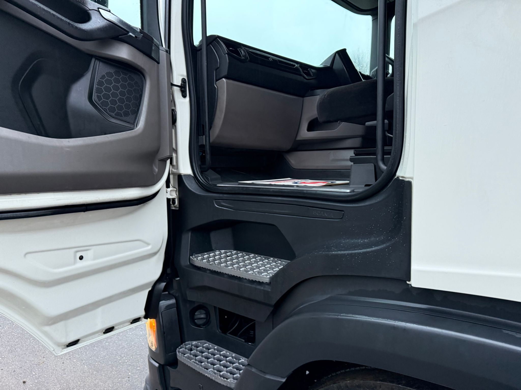 E6533548 6cb1 47d0 8100 1fddf281944c