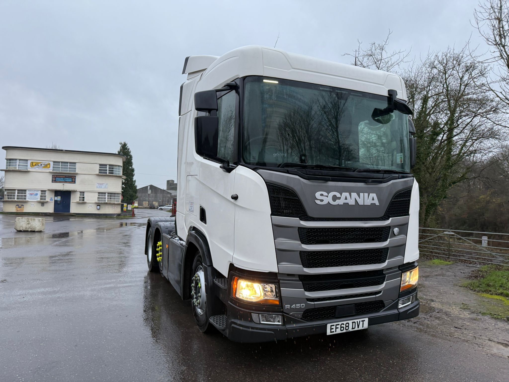 F745f137 38c9 43d1 9f02 1c66779802d0