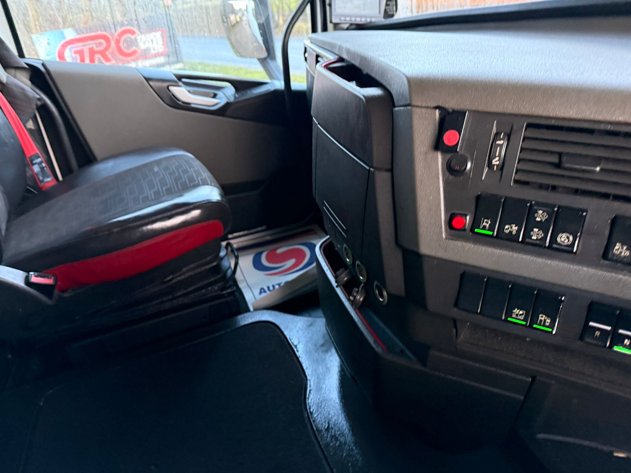 27bcb3c6 99fb 41de B356 5e762ab68e50