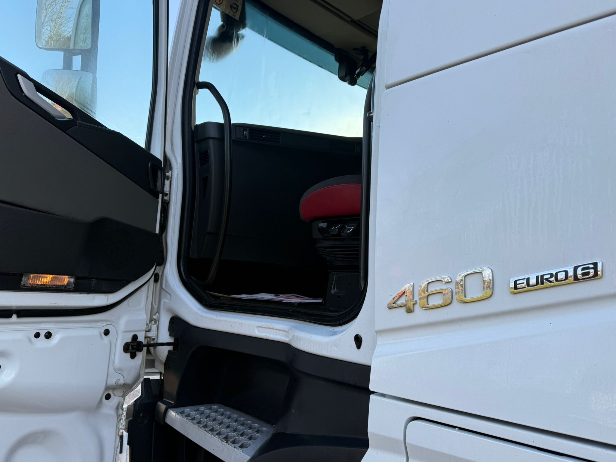 29a310b3 B352 4849 9768 62c3d30e5a10