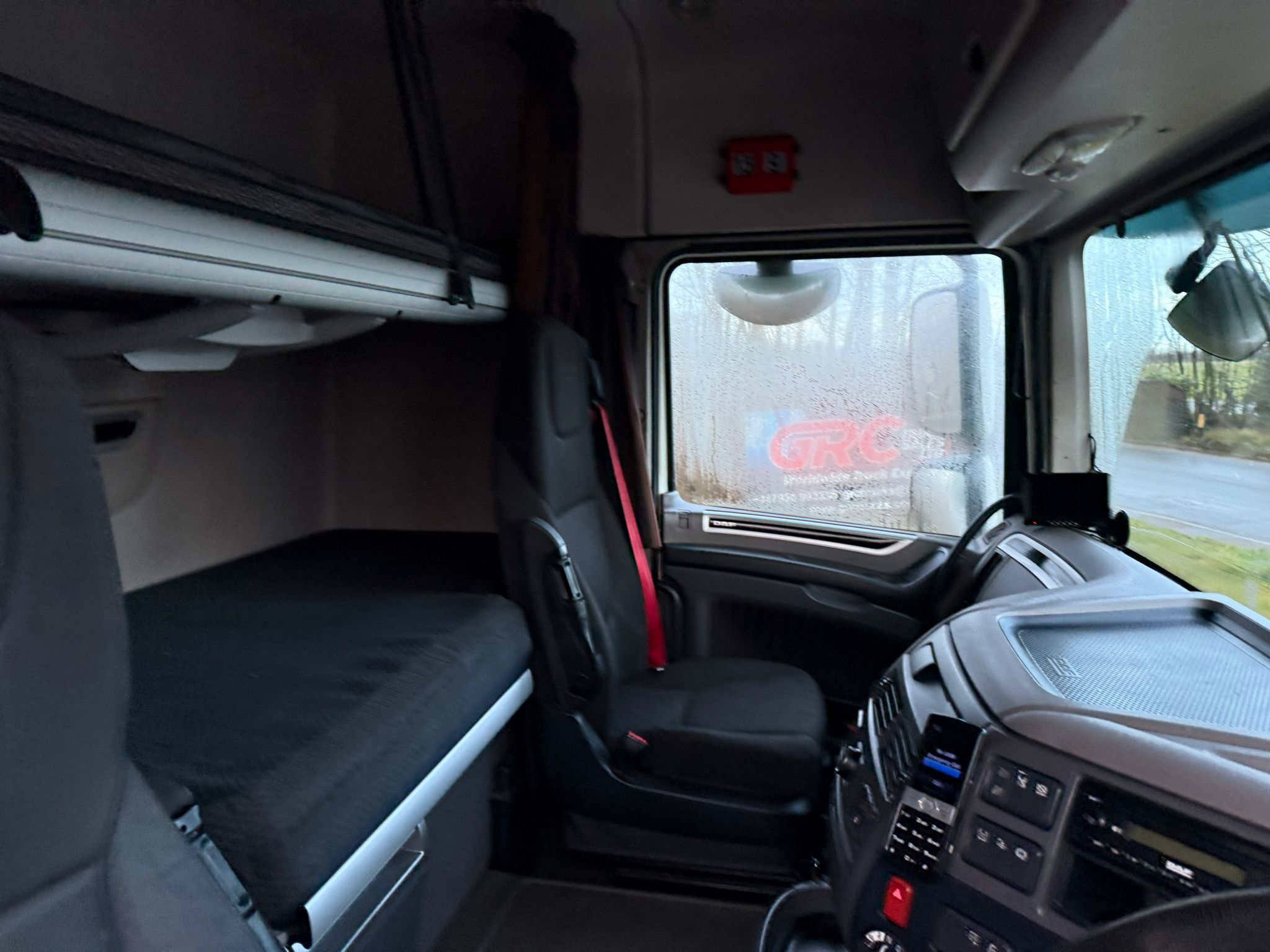 49b64ca6 64b2 41eb 8c26 E7debeef0ad8