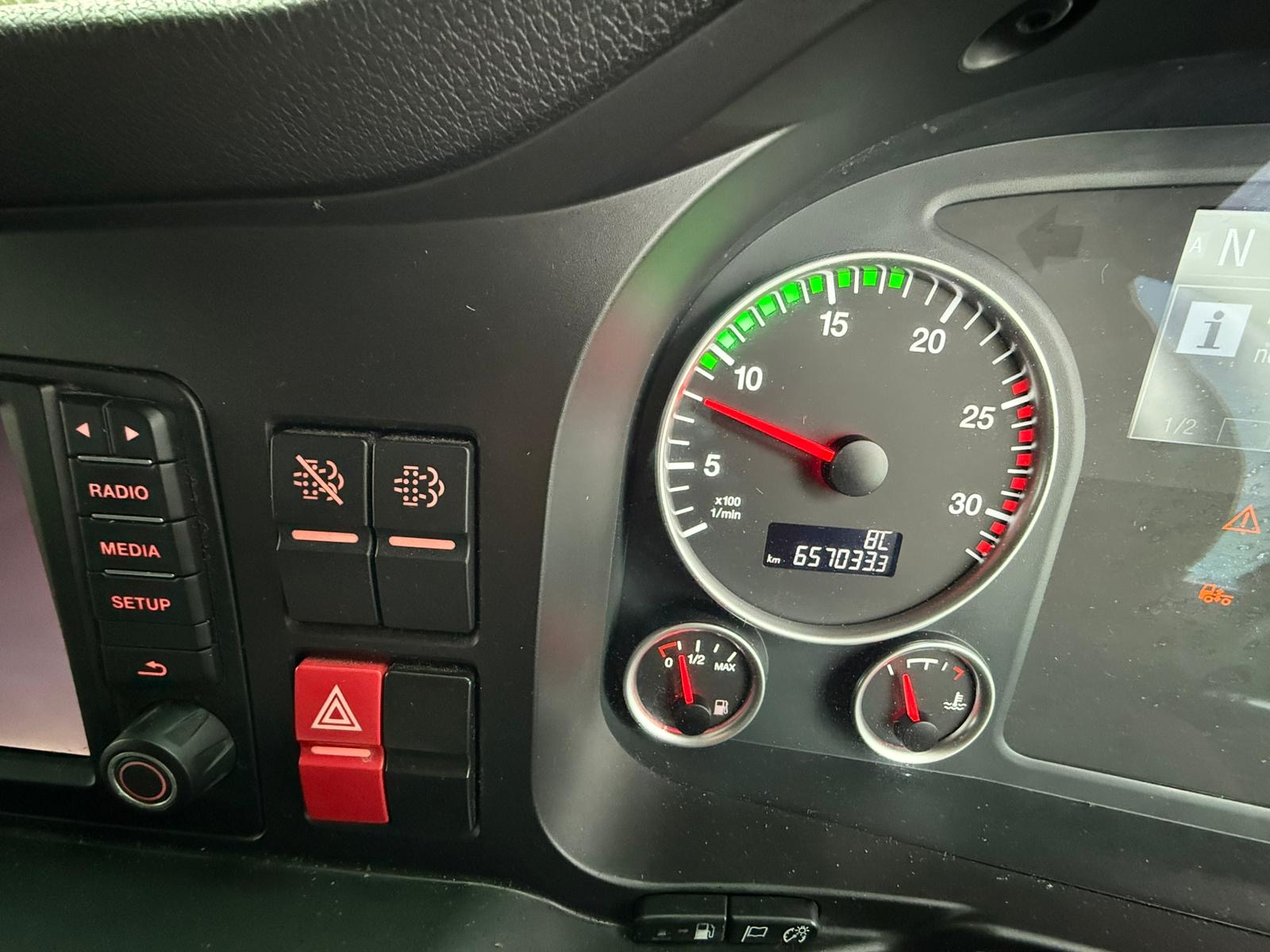 528cba9c E978 4c82 9f3a 8aa44fd7d3ef