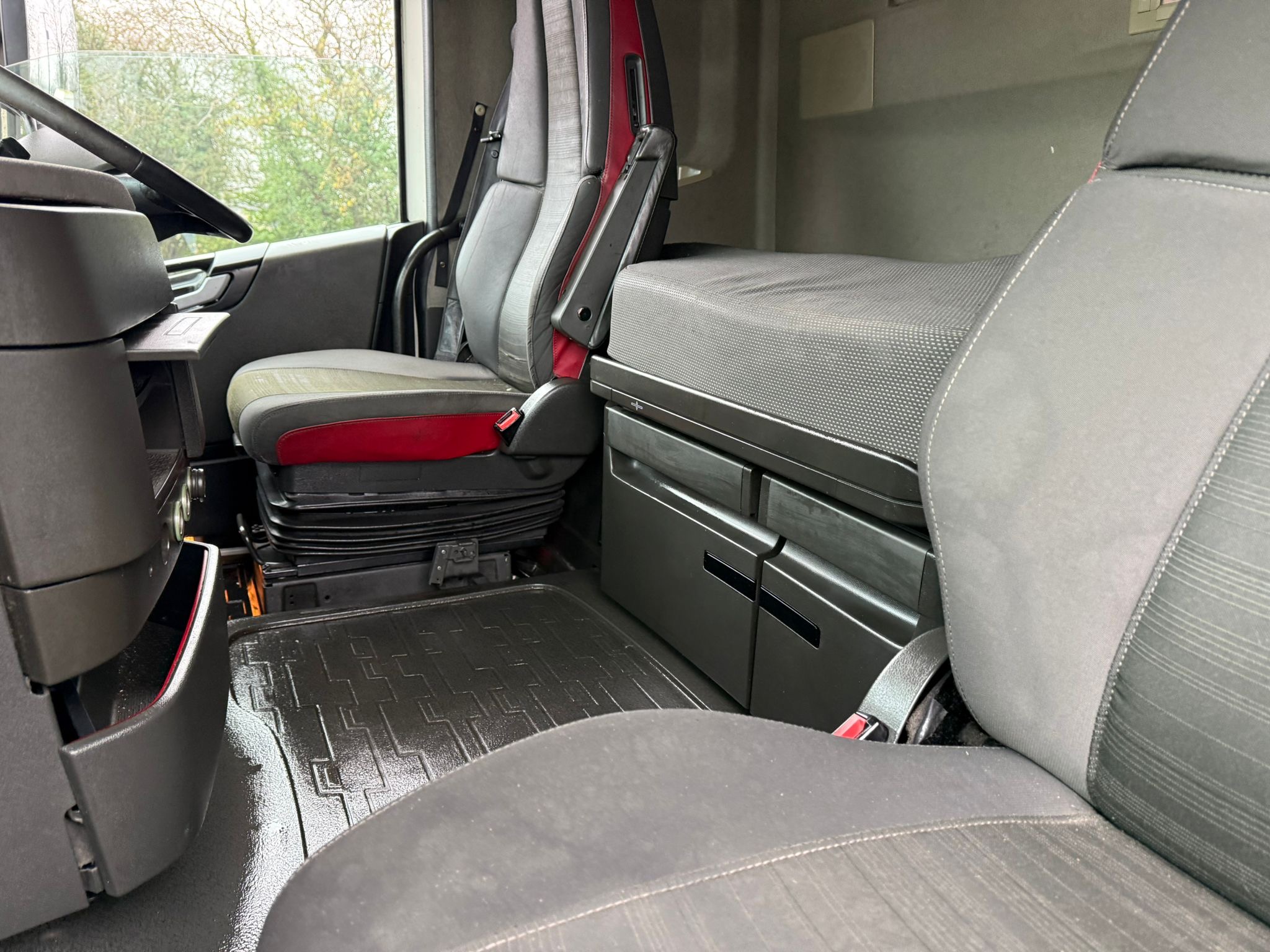 54ae765b Dcbc 482d B867 83994ad02df6