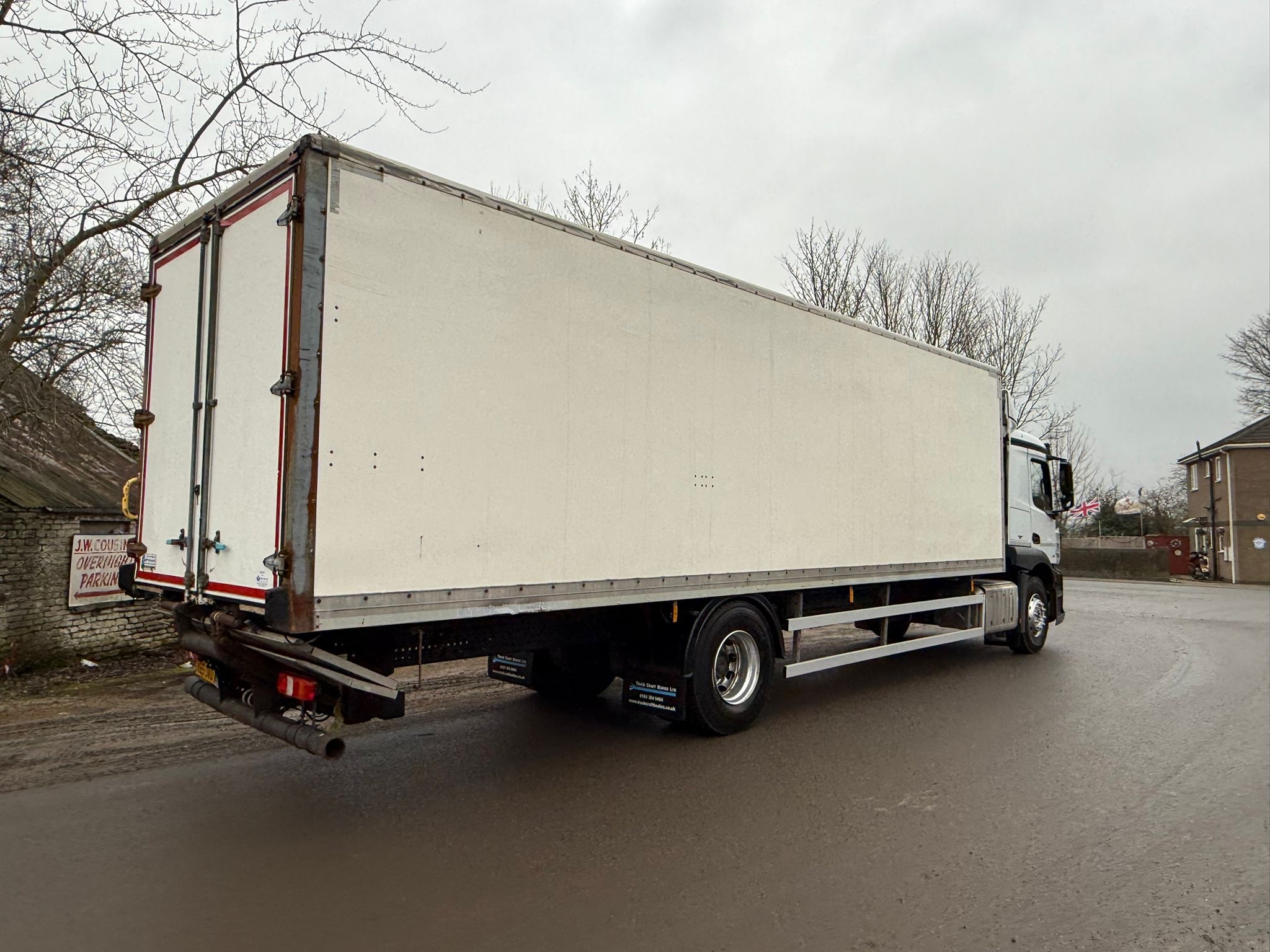 5561fff5 19cb 469c 890e 57d5c1205a79