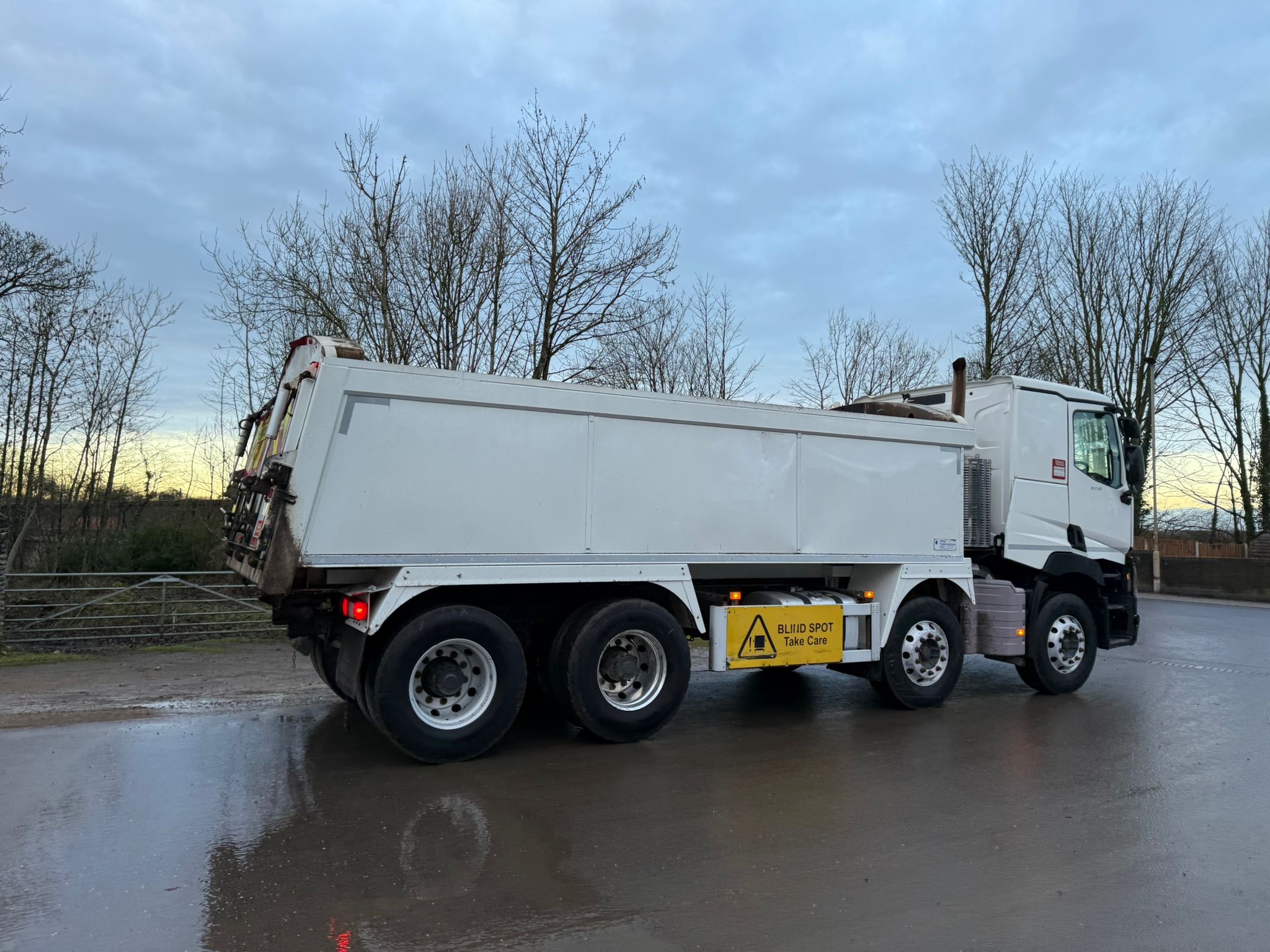 5b6ec28d 3a40 4f6e 9e65 2ca41b6858af