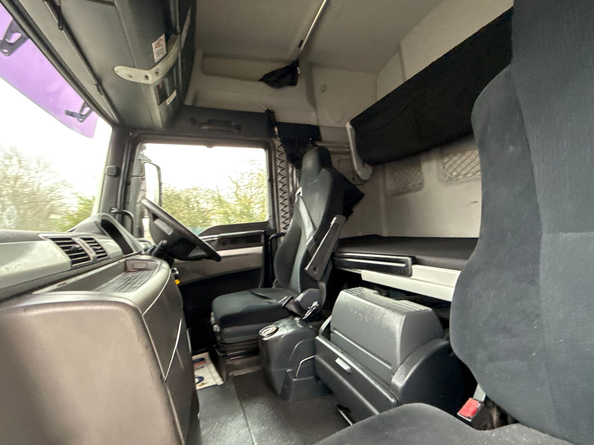 6e1ef297 4241 4f6e B276 732094900fbe