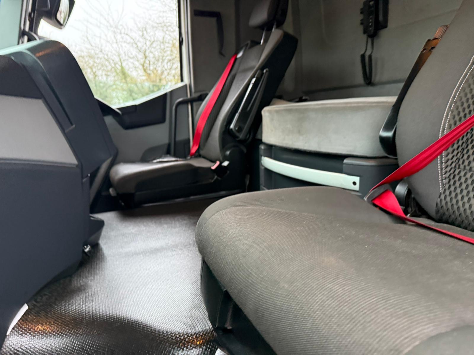 82511494 27ea 412f 92c2 7af60298d1a3