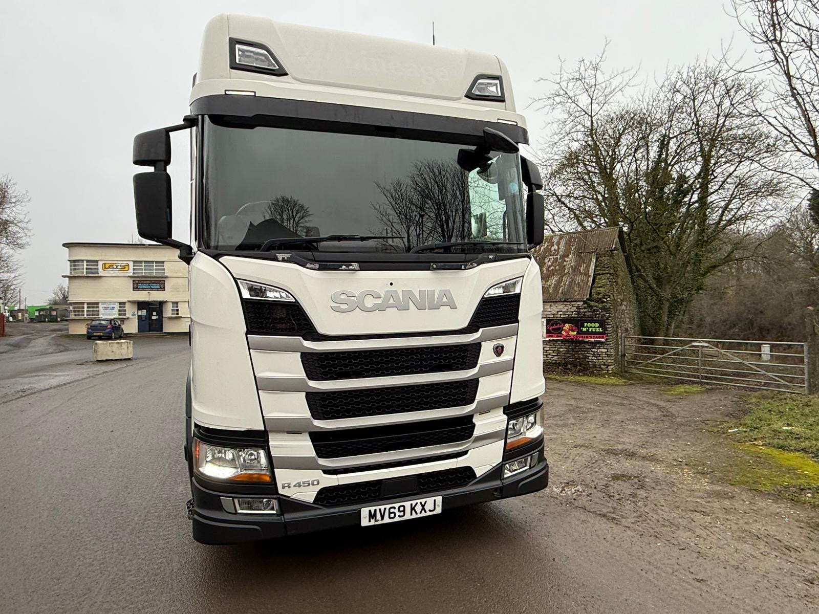 83de8538 D18f 44b4 B01a 21601889f332