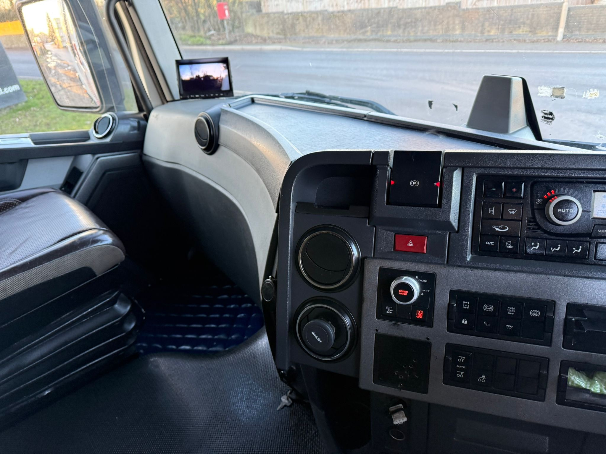 866755de A92c 4ec6 943f 89725abc6105