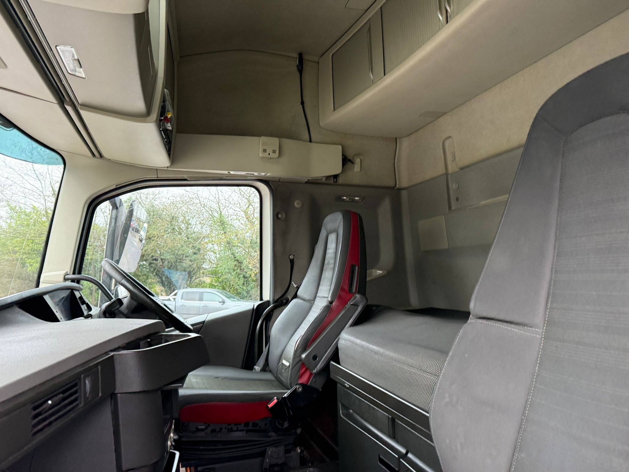 8b430339 564e 4f23 Ac2f 79b99709fb43