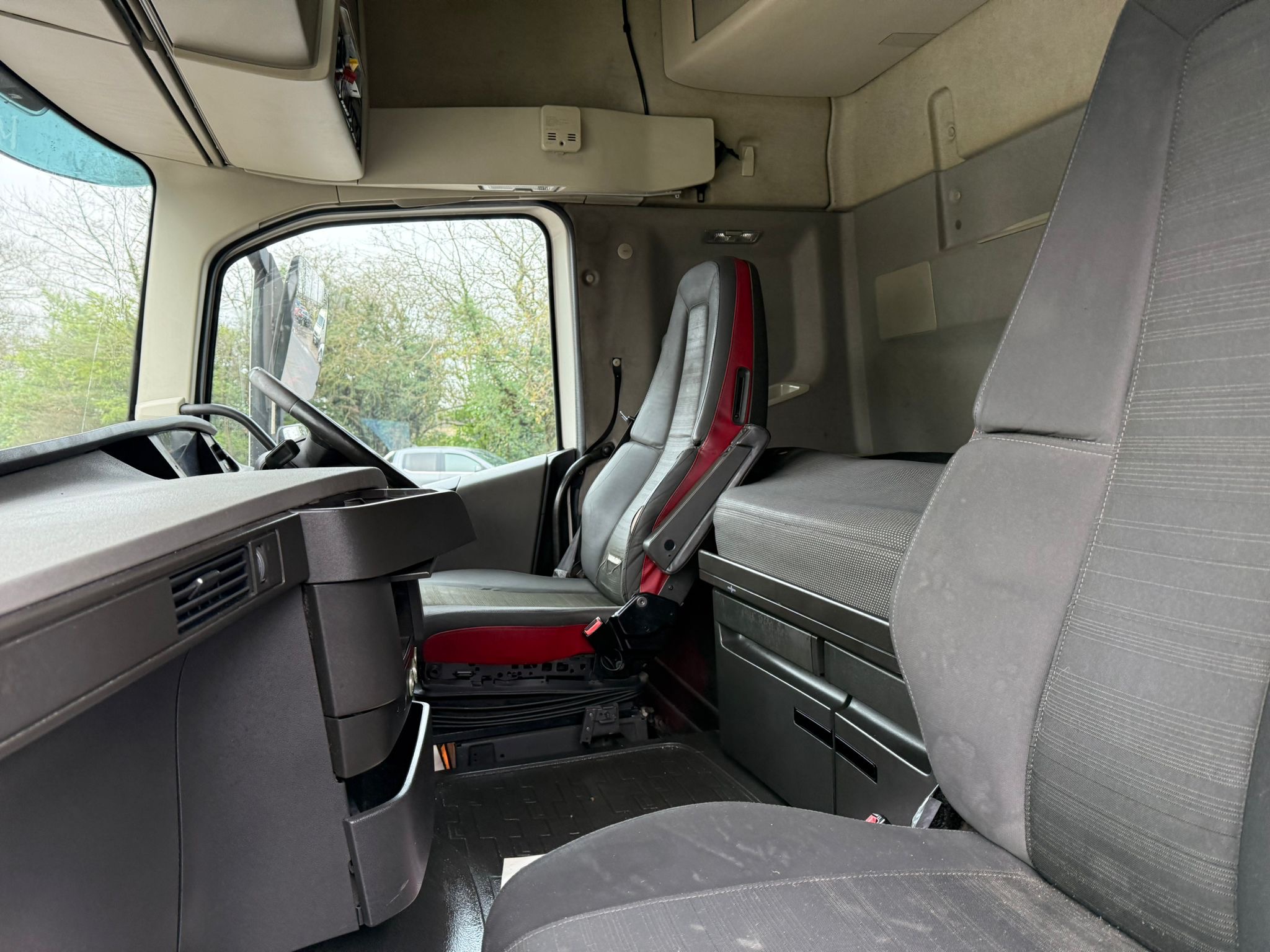 Af0ac5d5 C092 4fdf Bdc4 F3e923ddd272