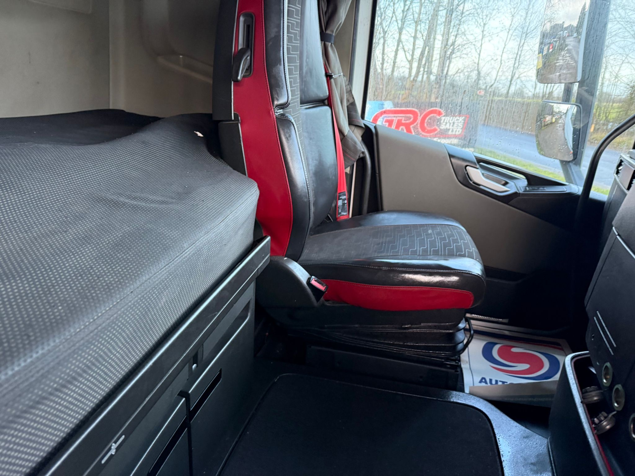 Bd899b00 B370 4c1e Bb3f Daa4e90f3ba5