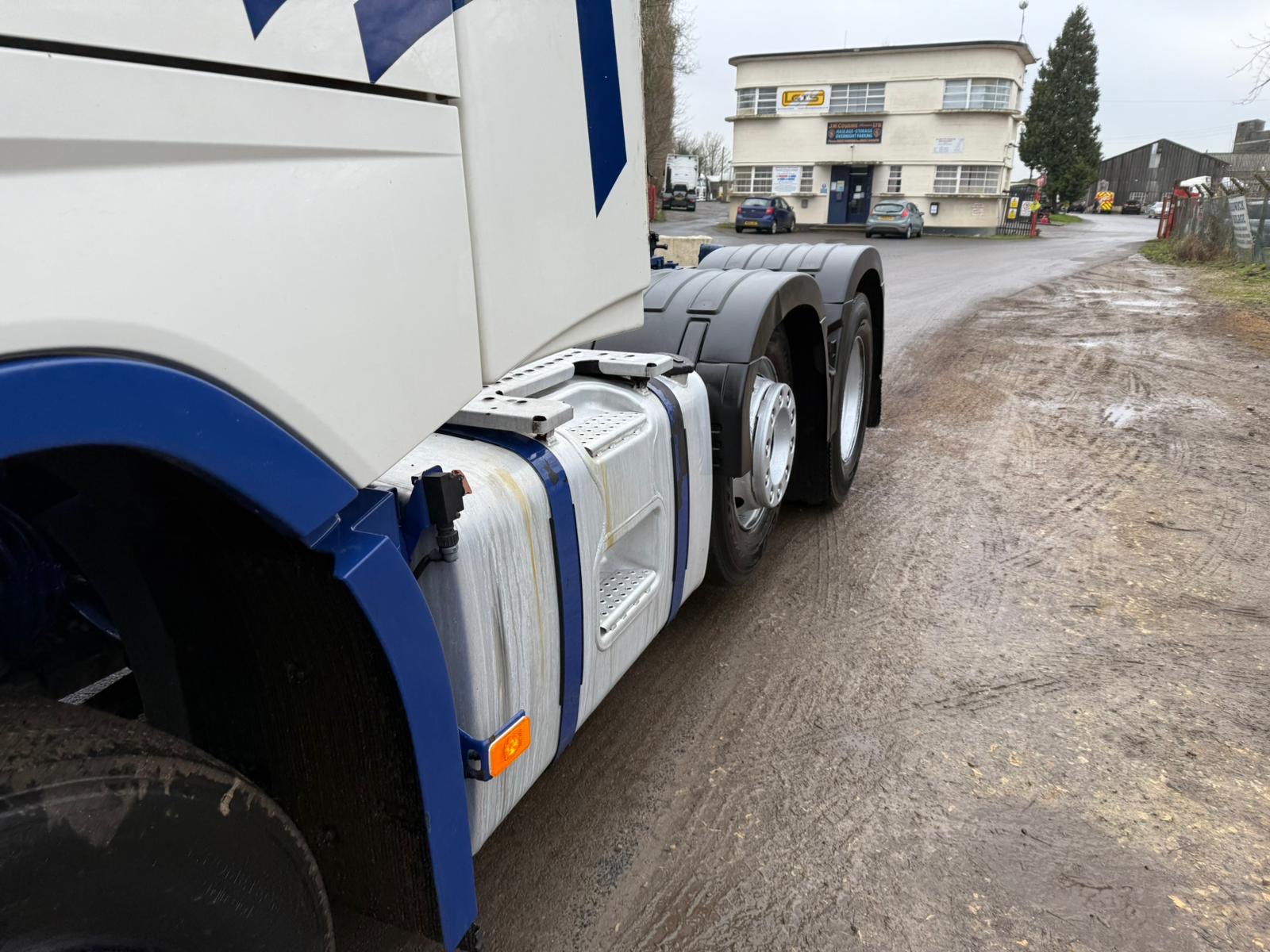 Bf556afd A5d6 4045 B5f5 Fdb9ea4aac01