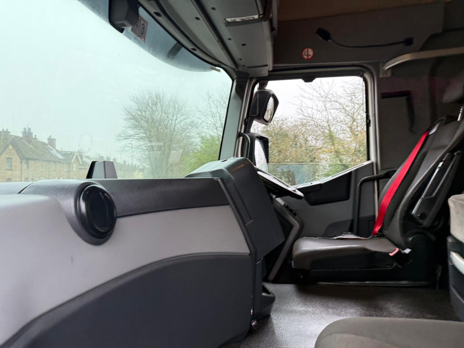 C82e04e7 E39b 45be 952f 9754fa1579d2