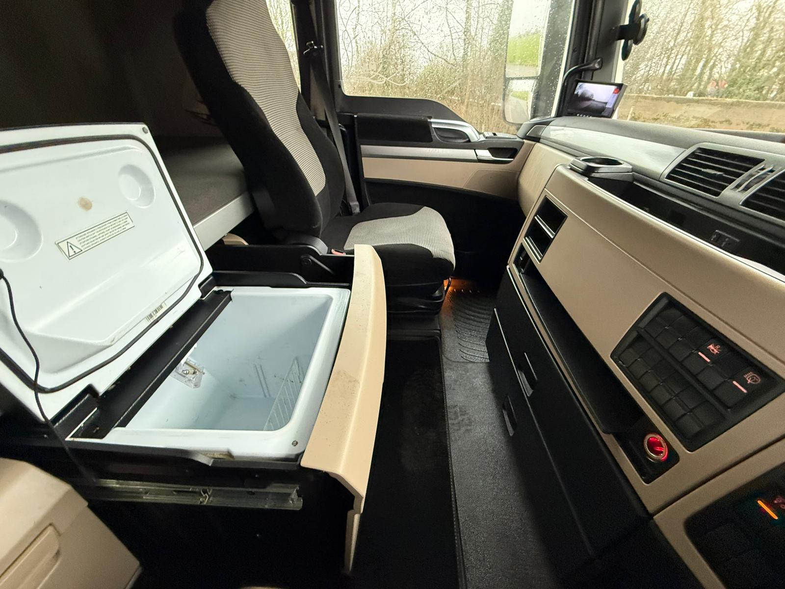 D070f6dc D8cf 4078 9a05 B9034fa9ed27