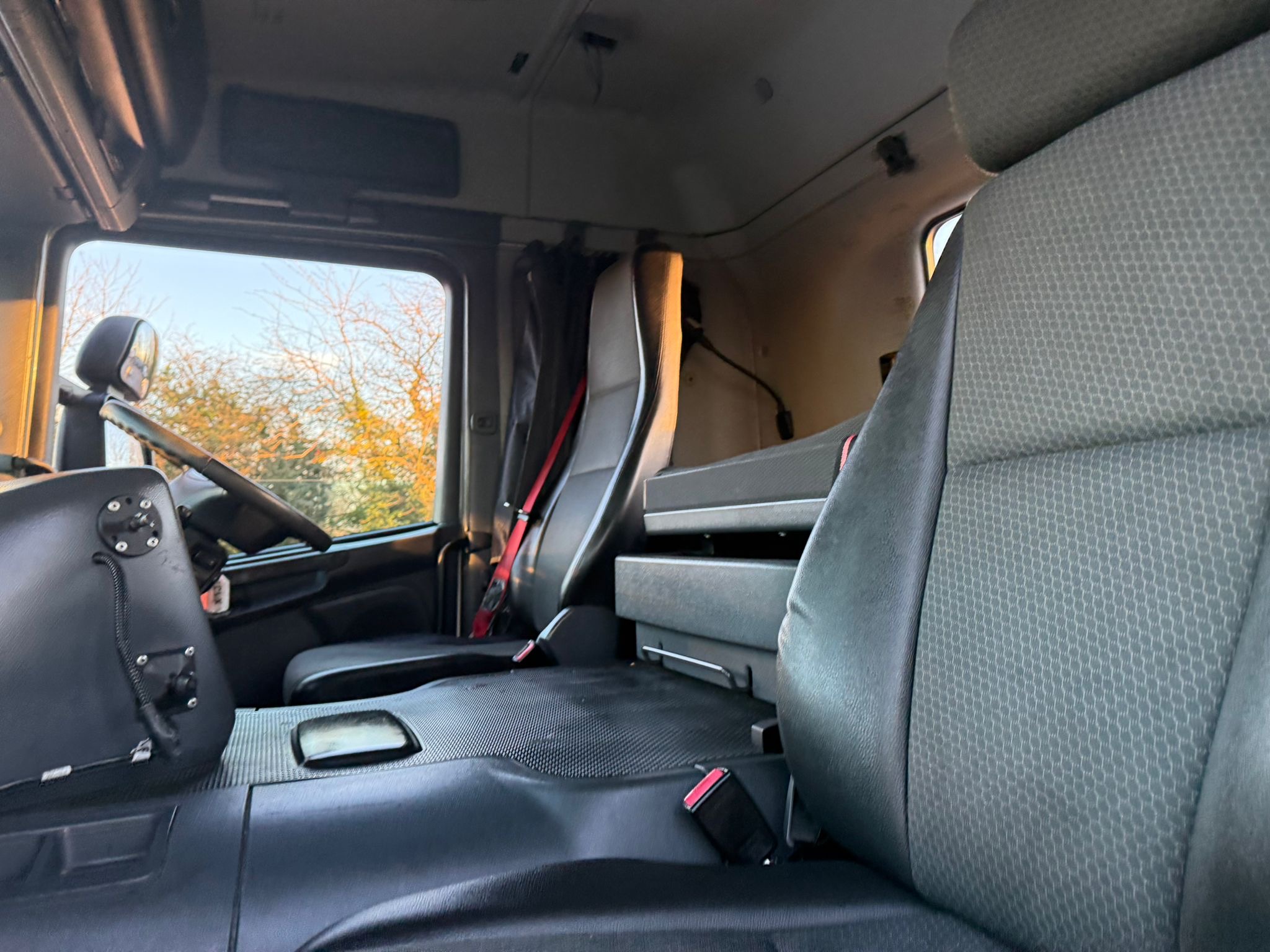 Db9258f0 914b 46e6 Abf5 70f6b65bf6ae