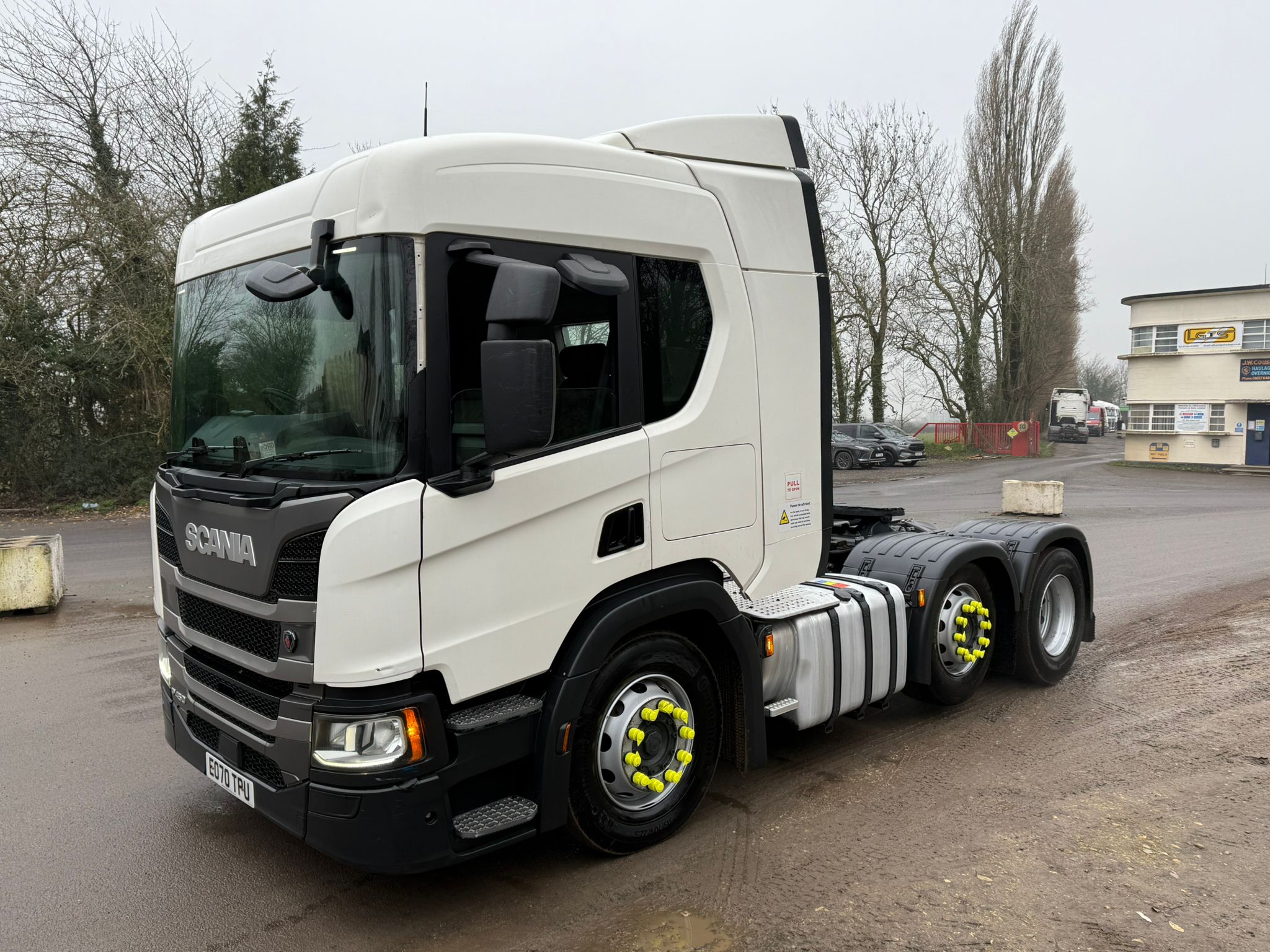 162536a2 C2a5 4f97 8a28 6277087d6791