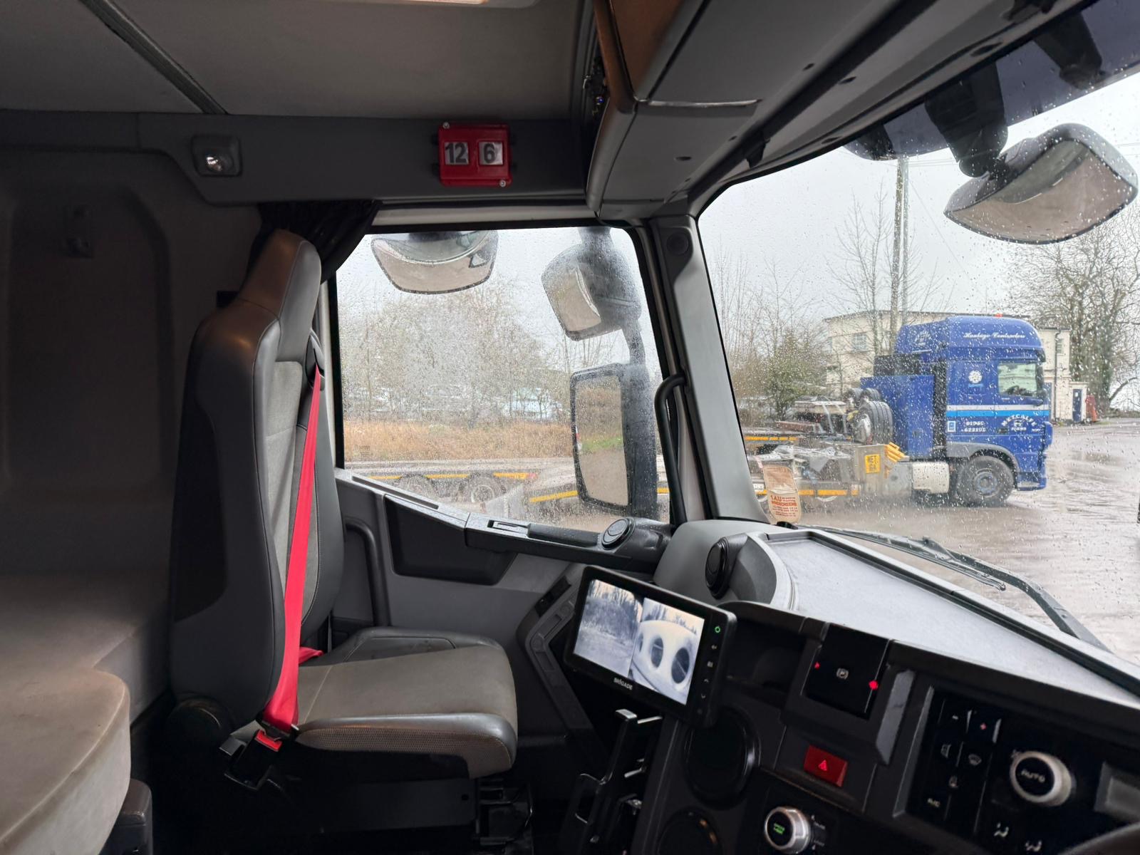 2d882e48 590e 40c5 8084 E93eec1ecf27