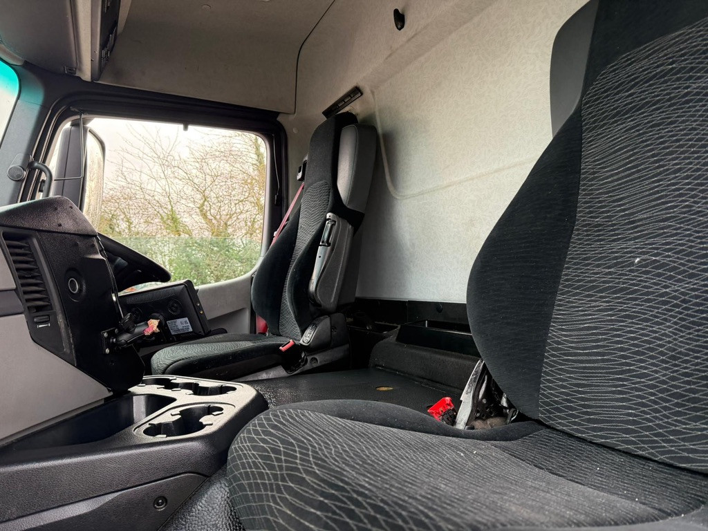 6EAB076C 9820 4540 85CD D0CA7480F10D 1 105 C