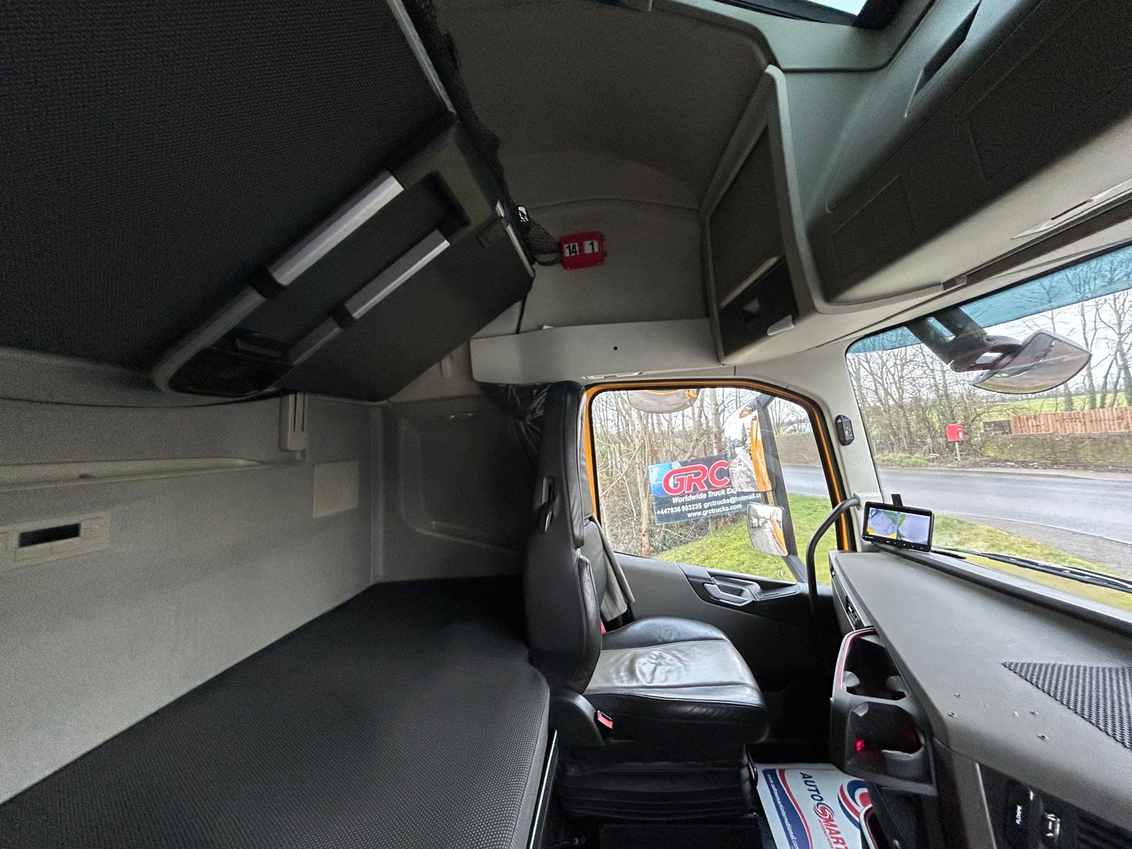 71db4e3e 12c6 4e5b 905c 11a4f6aa8b7f