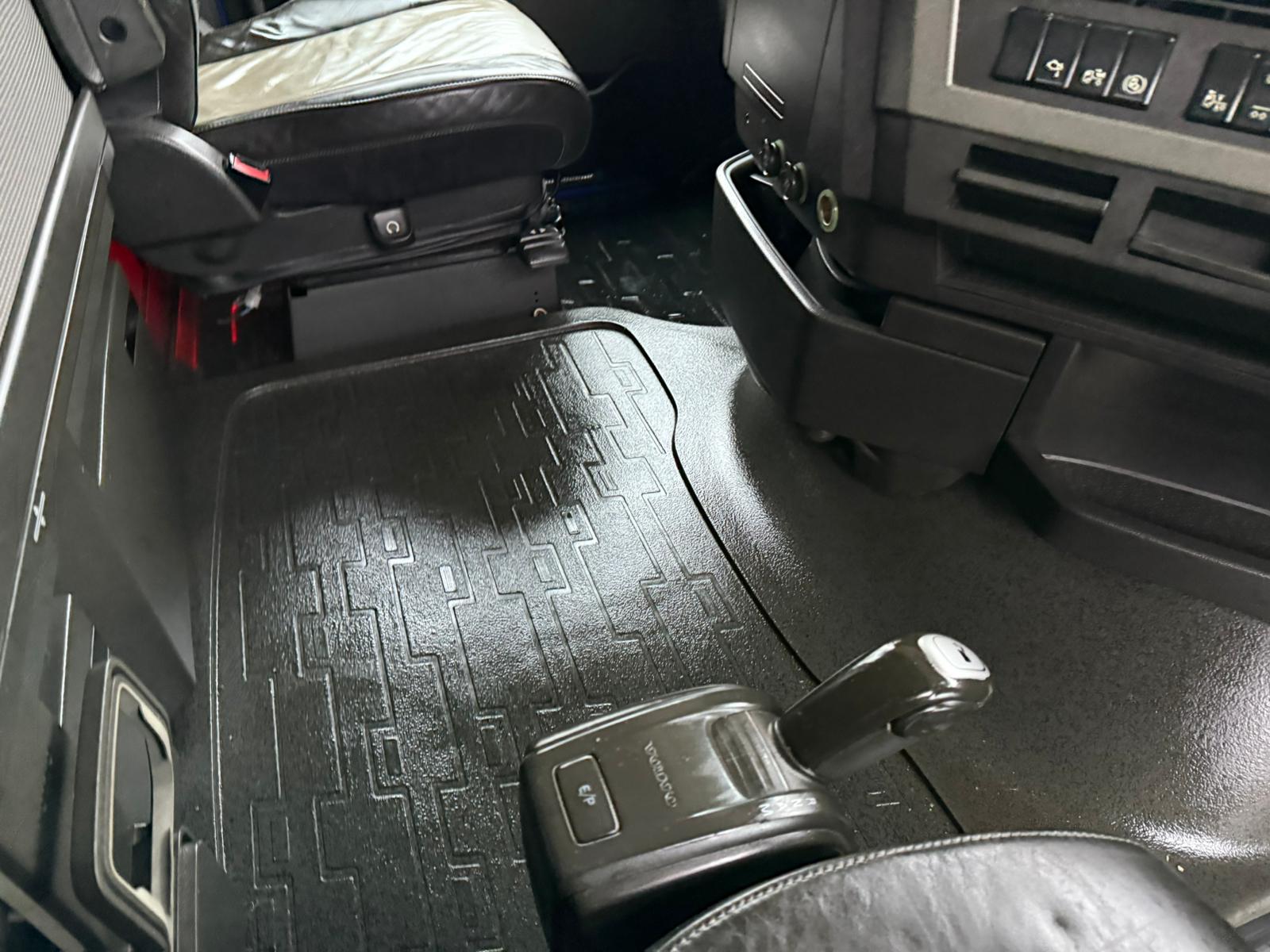 E1734CCD 2149 47D6 8D17 D5B6C9909B92