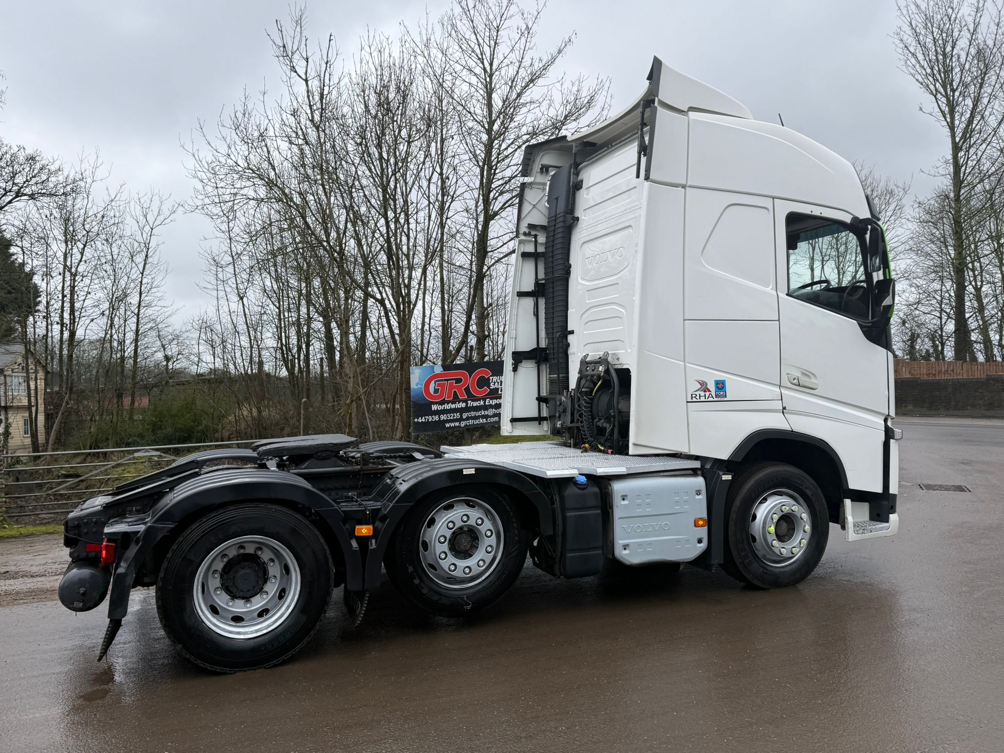 EE09C22B D45D 4C6B 9913 3125F3630C37