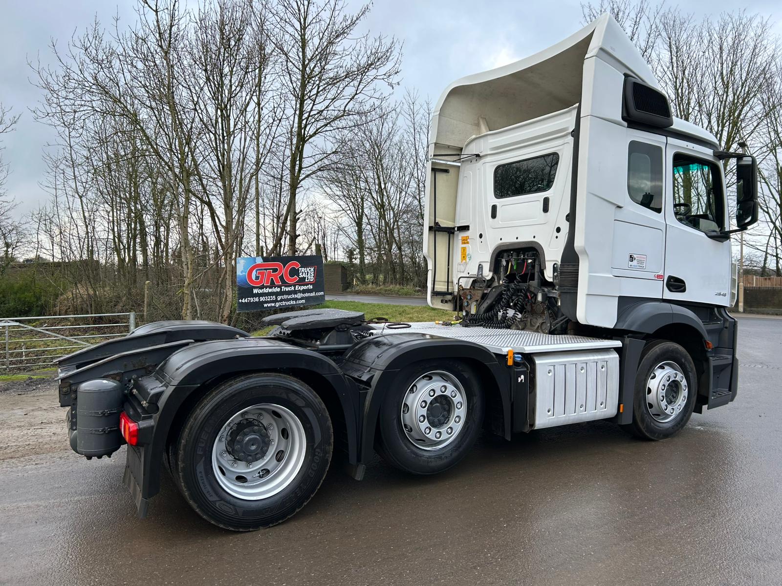 F5527828 8030 438B A708 C3D2C767857C